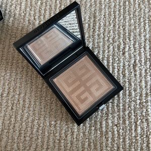 Givenchy Highlighter - NEW